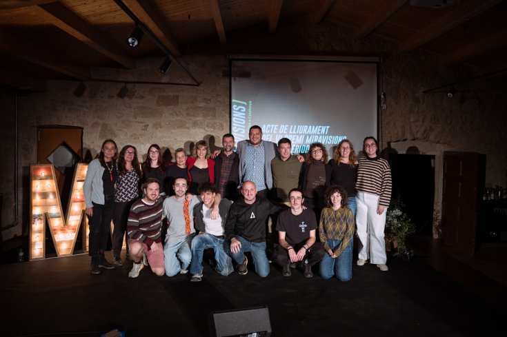 Foto de família dels guardonats del Premi Miravisions 2026. (Fotografia de Marc Font Anguela)
